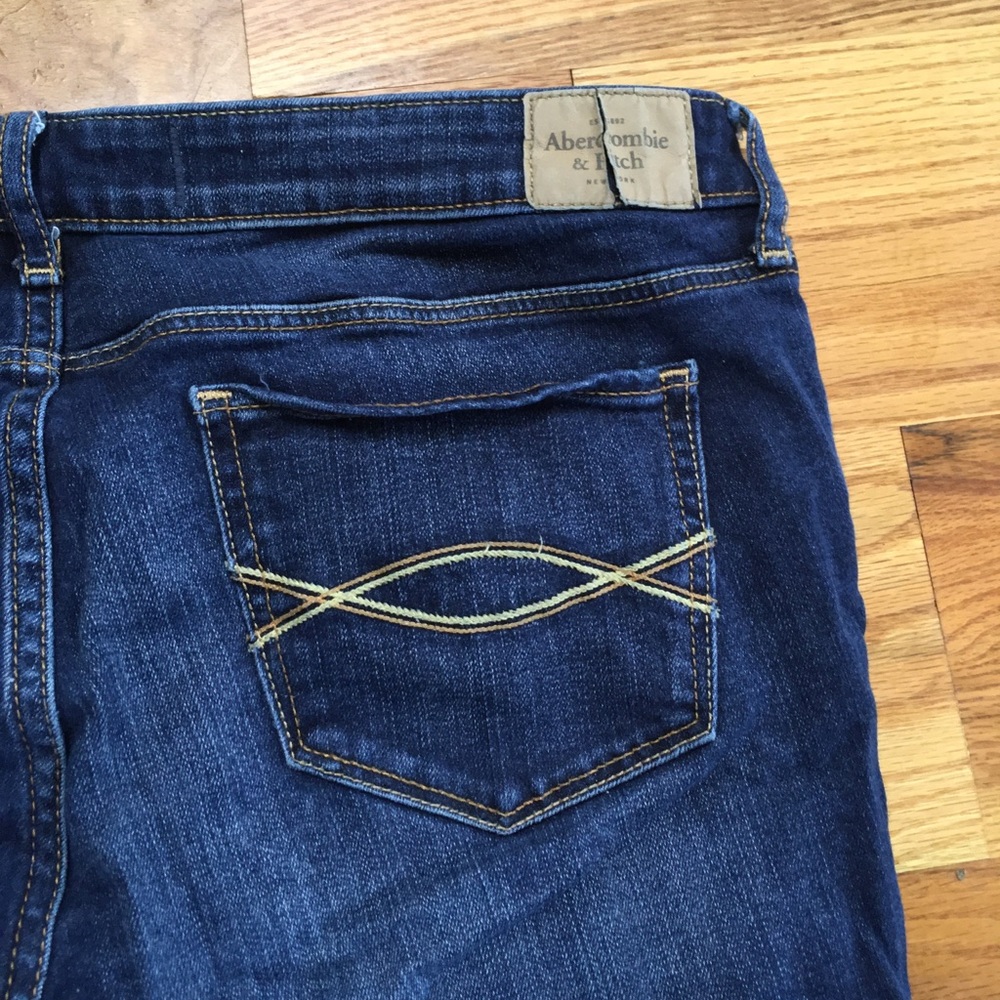 ABERCROMBIE AND FITCH Skinny Blue Jeans